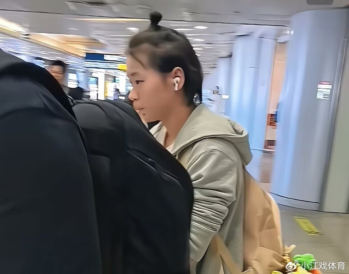 FB体育-全红婵最新照片曝光！变化令人惊喜 只剩最后41天 周继红计划落空|亚运会|跳水|选拔赛|跳水世界杯|全运会_新浪体育_新浪新闻